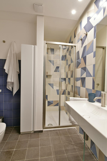 Bathroom 4, Creuza De Ma, Catania