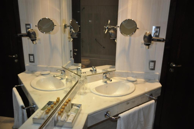 Bathroom 4, Hermitage Hotel, General Pueyrredón