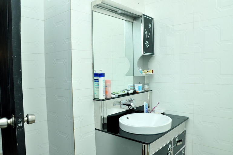 Bathroom 8