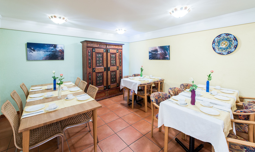 Food & Drinks 5, Serviced Apartments Wallis, Raron