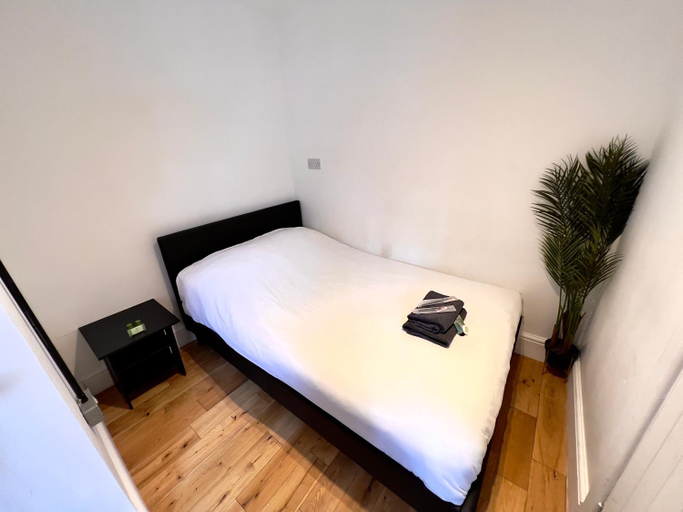 Flat 4, 10 St John's, Bournemouth