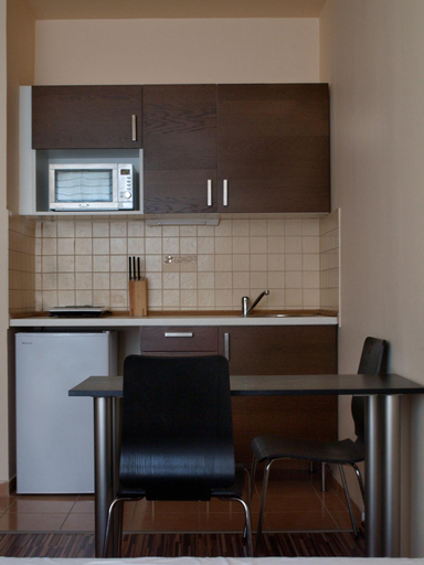 Others 3, Victor Hugo Top Apartman, Budapesti