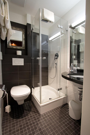 Bathroom 5, BEST WESTERN Hotel Wurzburg-Sud, Würzburg