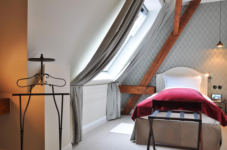 Bedroom 8