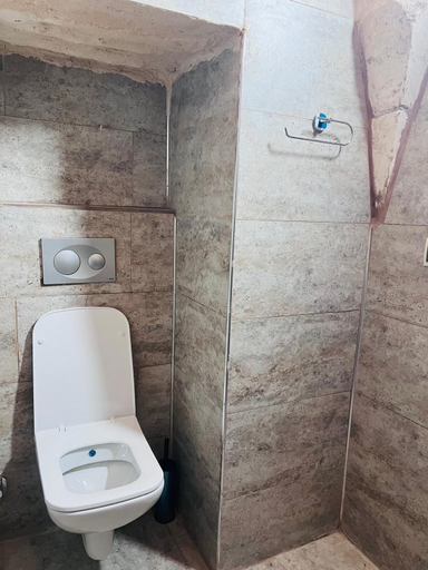 Bathroom 5, DIIB HOUSE HOTEL, Merkez