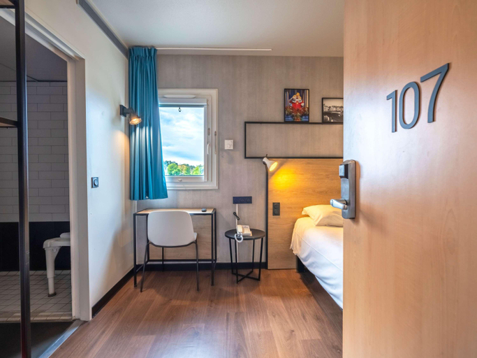 Bedroom 16