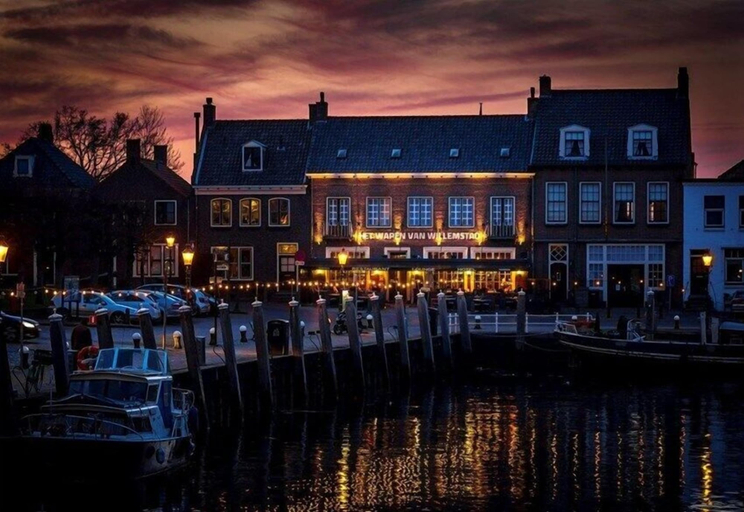 Exterior & Views