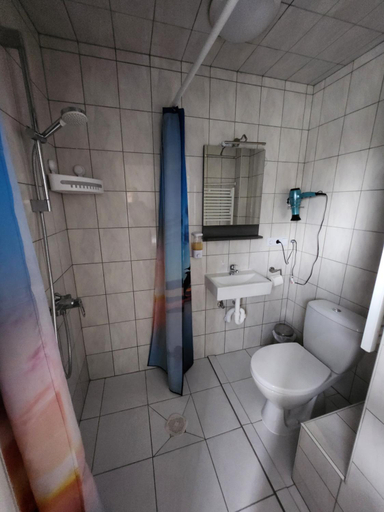 Bathroom 3, Pension Seevetal, Harburg