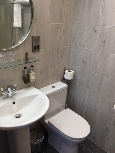 Bathroom 4, Carlton Hotel, Devon