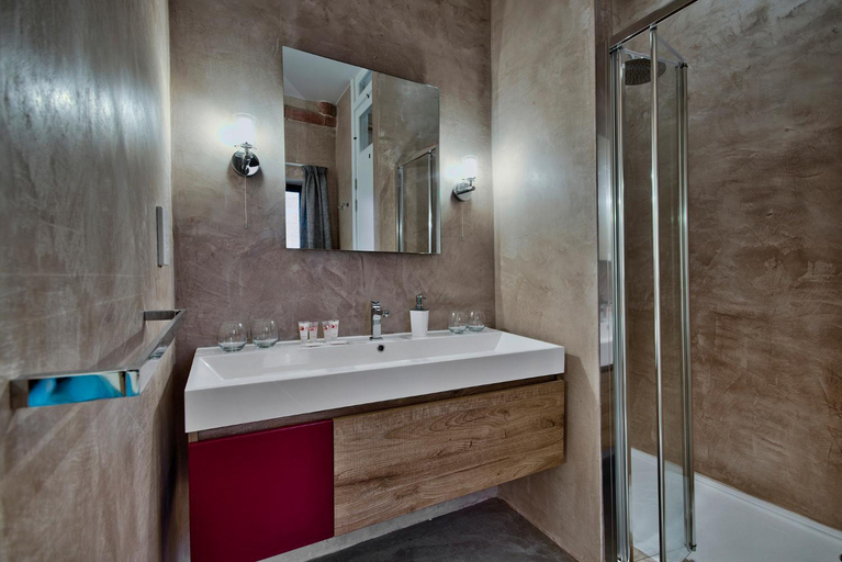 Bathroom, Vallettastay Classic Apartments