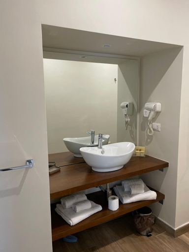 Bathroom 3, Dante Maison de Prestige, Napoli