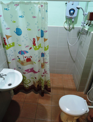 Bathroom 4, The Pillohouzzze, Malacca City