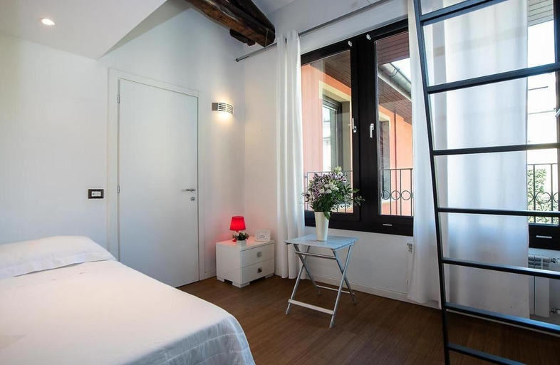 Others 5, LT - Room's Bed & Living, Monza and Brianza