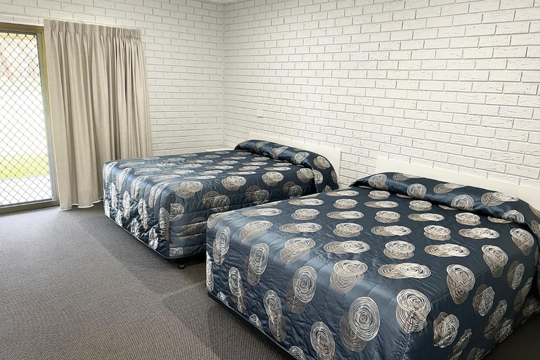 Bedroom 2, Tocumwal Early Settlers Motel, Berrigan
