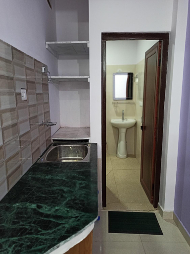 Bathroom 5, The Kiwi Shadow Guest House, Almora