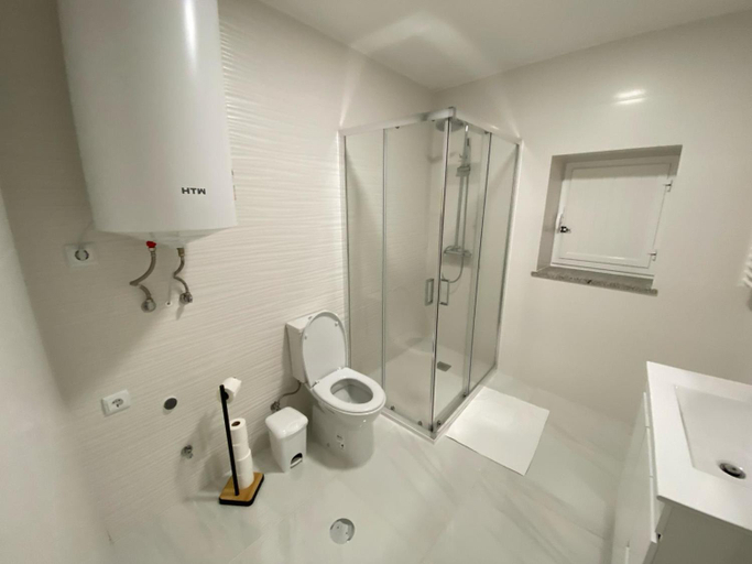 Bathroom 3, Casa Bossa Nova, Fundão