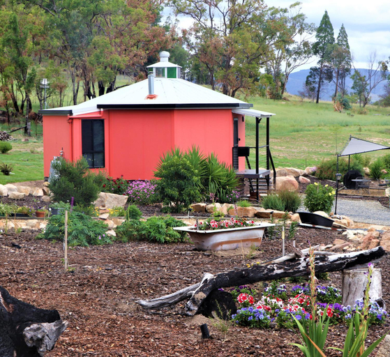 Others 2, A Stanthorpe Getaway, Stanthorpe