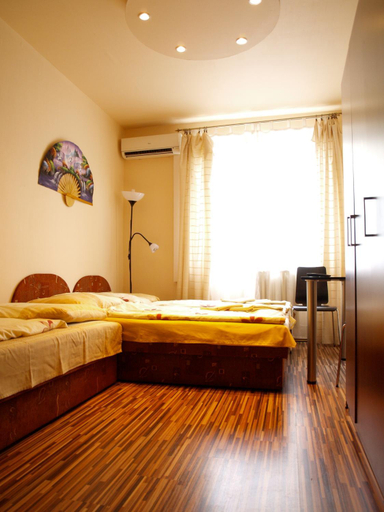 Others 4, Victor Hugo Top Apartman, Budapesti