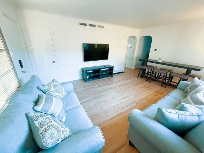 4, Pet Friendly! Private Casita in Nob Hill, Bernalillo