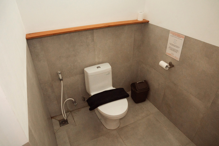 Bathroom 8