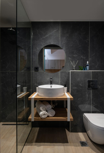 Bathroom 5, Epohikon Studios, Central Macedonia