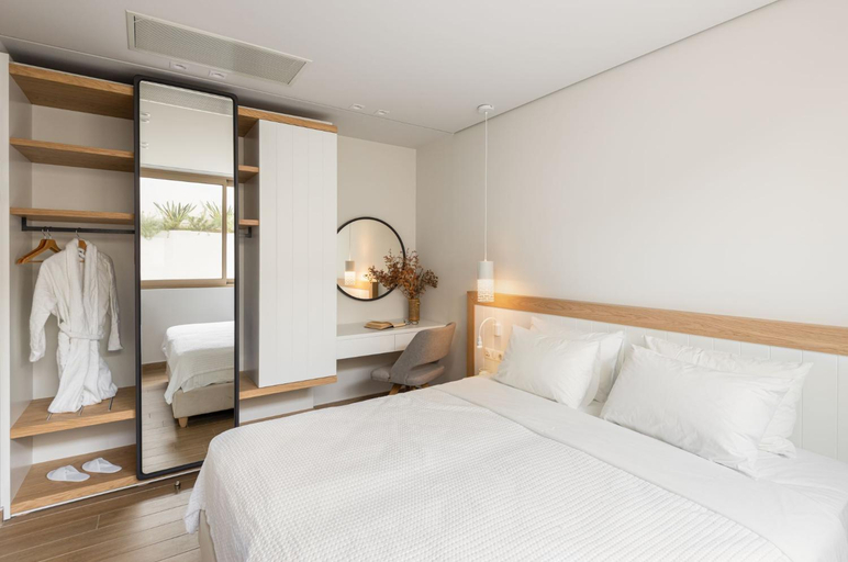 Others 5, Luria Homes, Central Macedonia