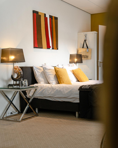Bedroom 3, Post-Plaza Hotel & Grand Cafe, Leeuwarden