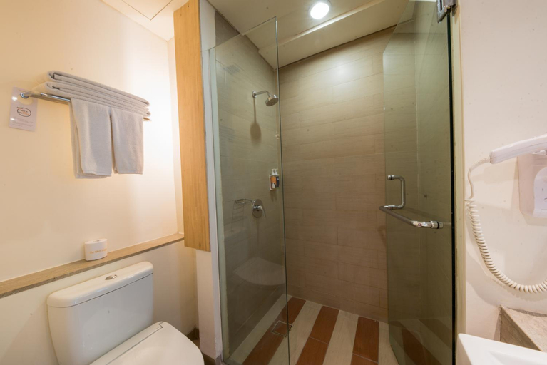 Bathroom 9
