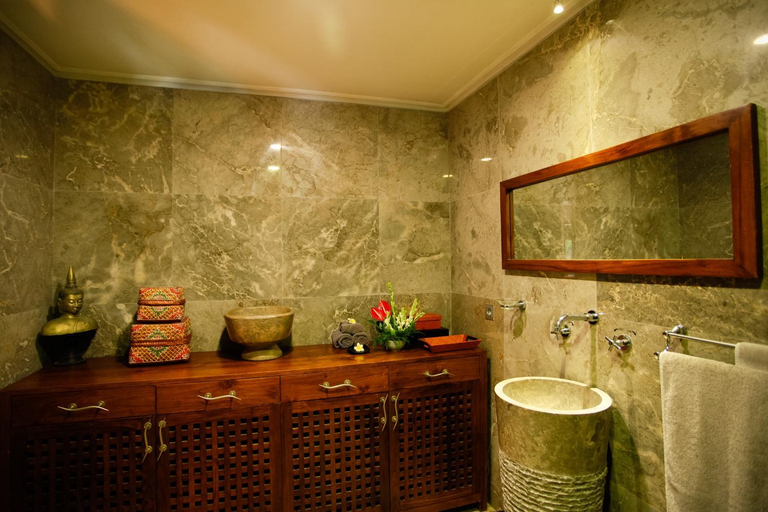 Bathroom 1, Villa Dewata Seminyak, Badung