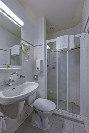 Bathroom 3, Hotel Rotterdam, Rotterdam