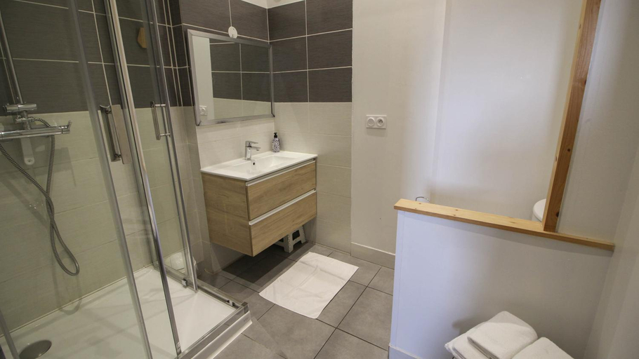 Bathroom 6