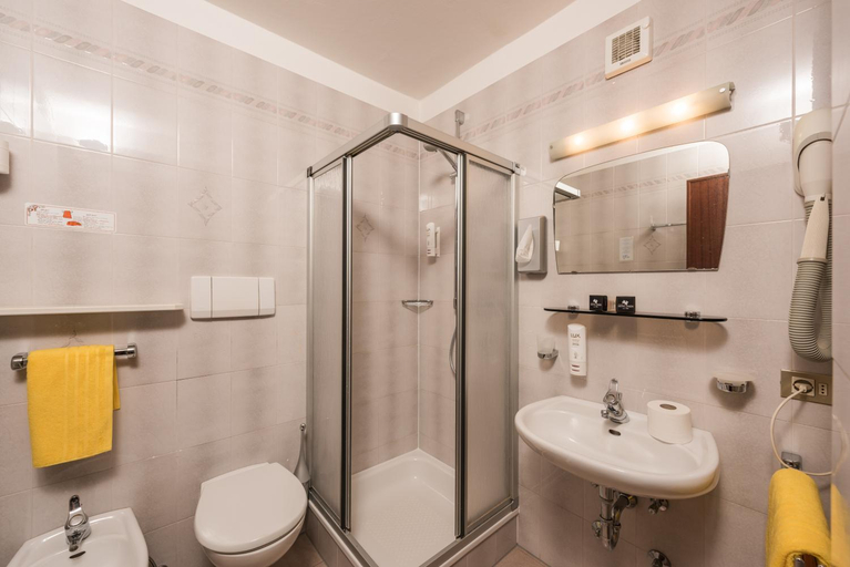 Bathroom, Union, Bolzano