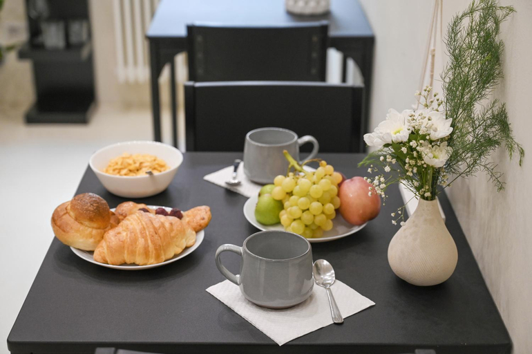 Food & Drinks 5, 42 Zanardelli B&B, Barletta-Andria-Trani