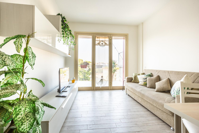 Others 2, Urban Retreat -private parking+terrace, Roma
