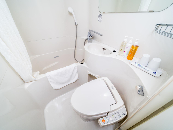 Bathroom 7
