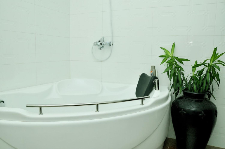 Bathroom 4