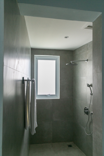 Bathroom 7