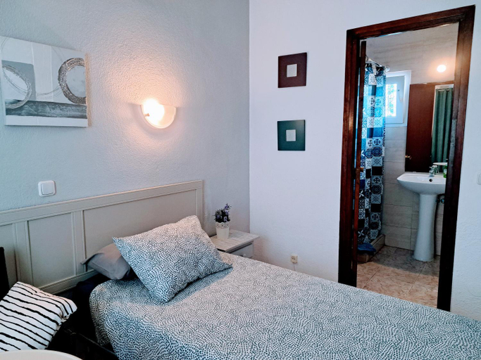 Others 3, Hostal Nevada, Málaga