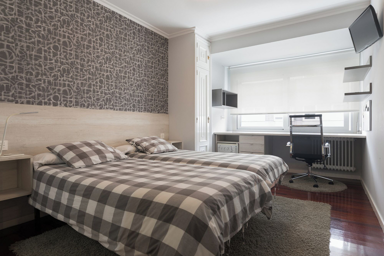 Bedroom 3, Pension Residencia F&F, A Coruña