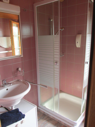Bedroom 3, BnB Erlach, Erlach