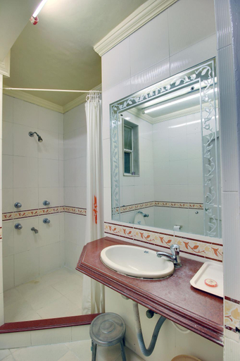 Bathroom 5, Hotel Sai Leela Shirdi, Ahmadnagar