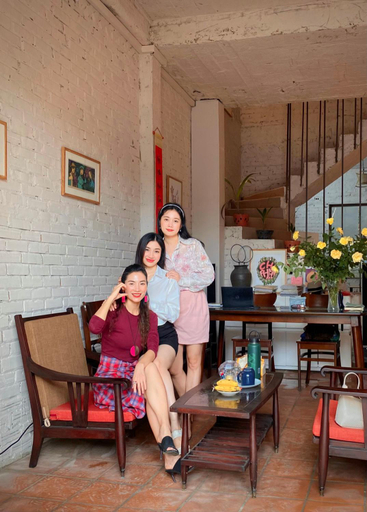 Others 5, May's house (Nha cua May), Hà Đông
