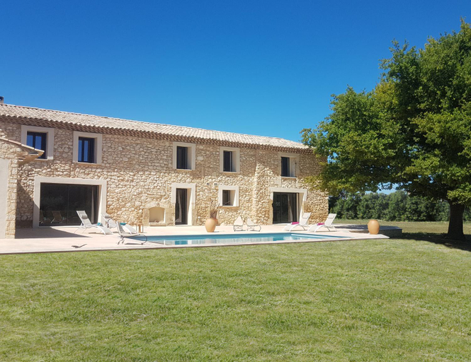 Others 2, Mas Des Fugueyrolles, Vaucluse