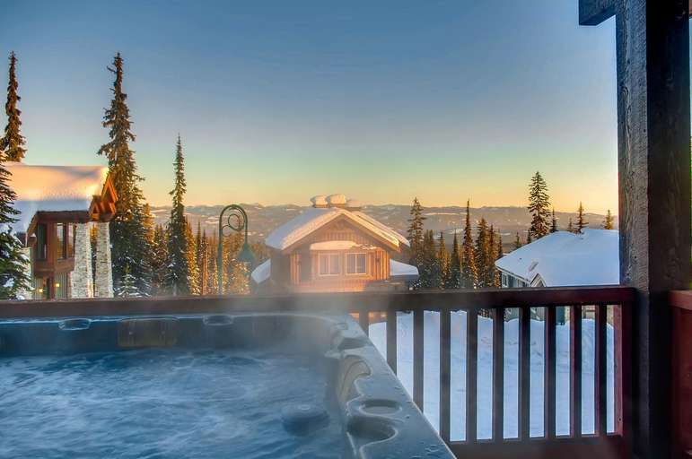 Sport & Beauty, 385 Moonshine Crescent by Okanagan Premier, Kootenay Boundary
