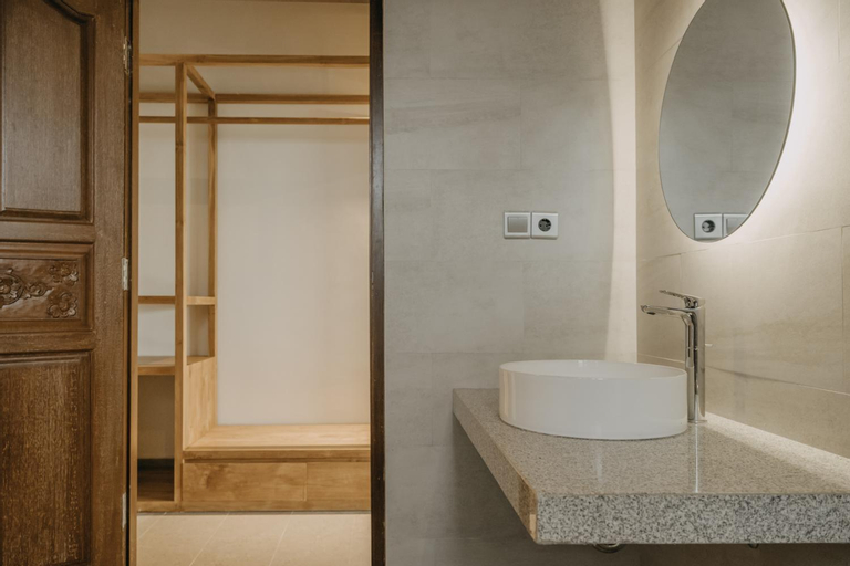 Bathroom 4