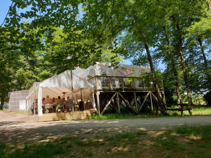 Exterior & Views 2, Etape en forêt, Calvados