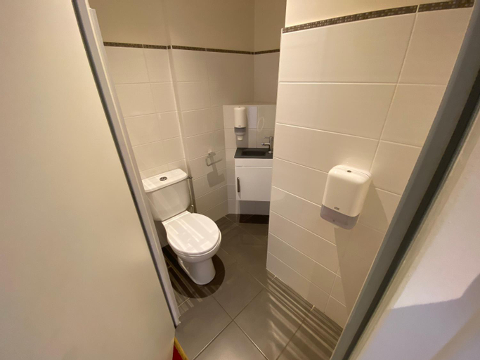 Bathroom 5