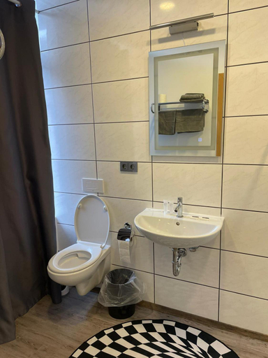 Bathroom 18