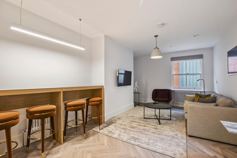 Others 5, Victoria House by Q Apartments, Reading