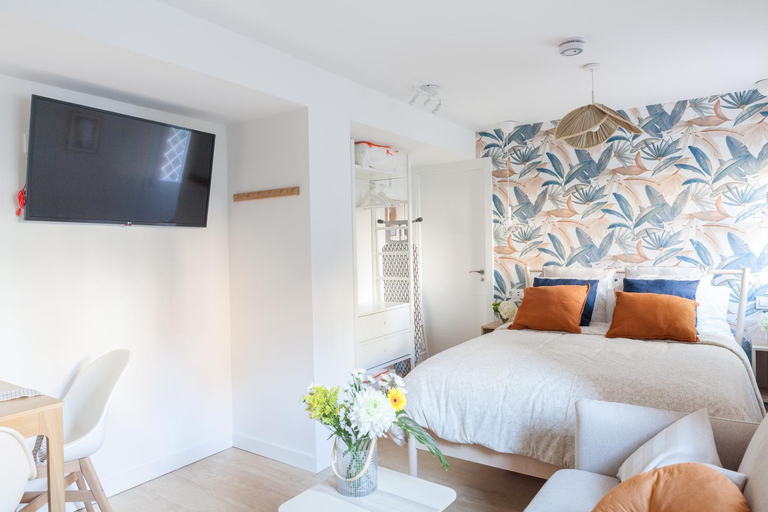 Others 4, Stylish & Cozy Studio Madrid, Madrid